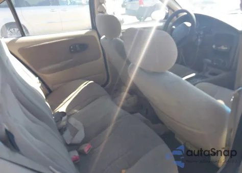 2000 Saturn Sw2 from USA, damaged, VIN 1G8ZN827XYZ212522